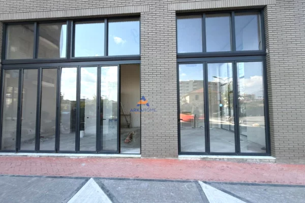 Ambient biznesi me qera 3+1 ne Tirane - 1,500 Euro