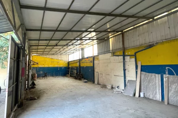 Ambient biznesi me qera 4+1 ne Tirane - 1,000 Euro