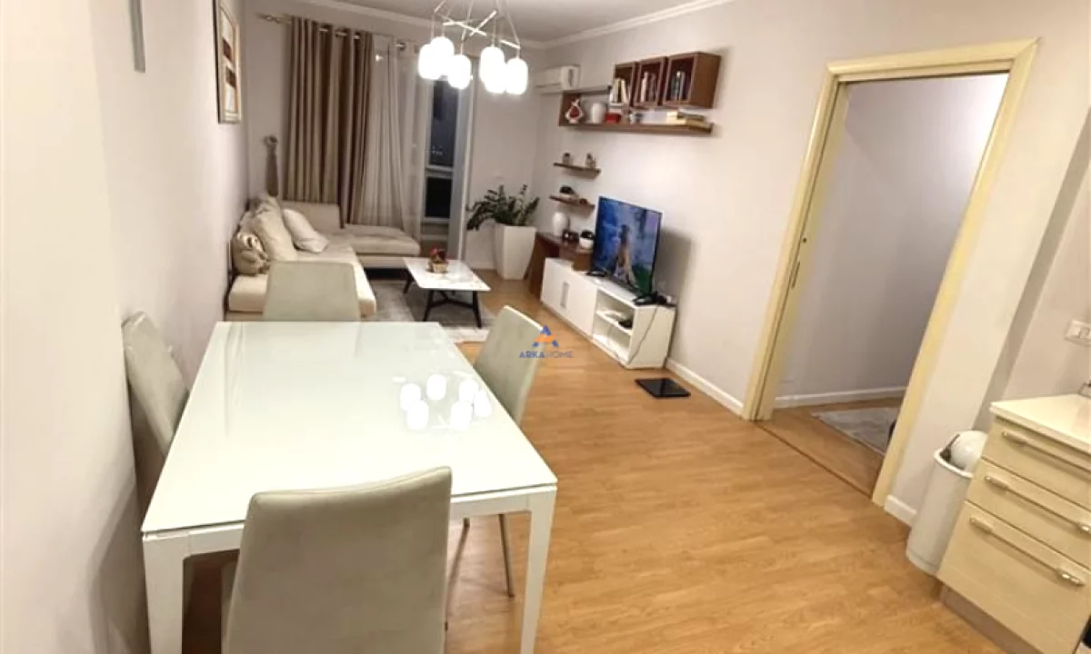 Appartamento in vendita a Tirana 2+1, Arredato