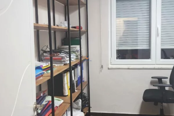 JEPET ZYRE ME QERA 108M2 "RRUGA SAMI FRASHERI,LIQENI I TIRANES" 800 EURO