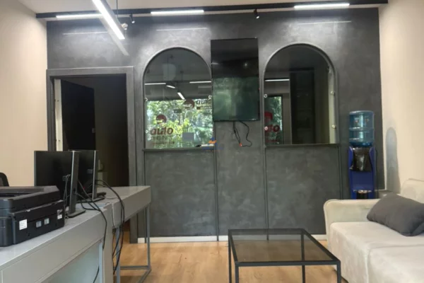 Ambient biznesi me qera 3+1 ne Tirane - 830 Euro