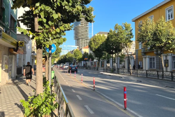 Business Property for Rent 3+1 in Tirana - 1,500 Euro