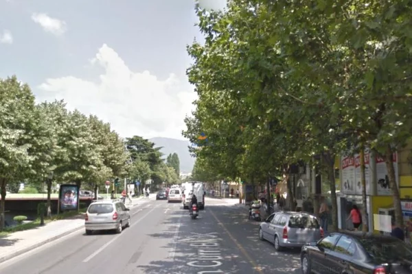 Ambient biznesi me qera 1+1 ne Tirane - 1,040 Euro