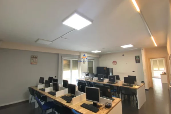 Ambient biznesi me qera 3+1 ne Tirane - 5,000 Euro