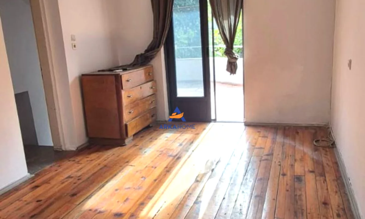 Shtepi me qera Vila Luksoze ne Tirane, 2+1, Mobilimi Bosh, pa mobiluar, Pagesa 1,300  Euro.