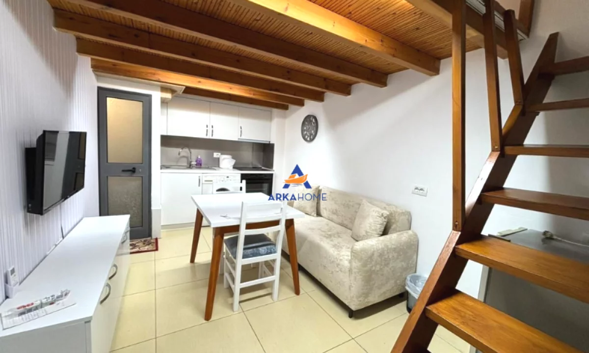 Shtepi ne shitje Duplex(shtepi me 2 kate) ne Tirane, 1+1, Mobilimi Bosh, pa mobiluar, Pagesa 45,000  Euro.