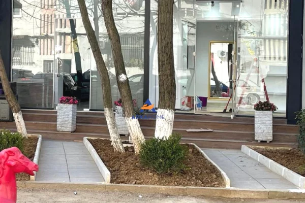 SHITET NJESI BIZNESI 76M2 "MYSLYM SHYRI" 345.000 EURO