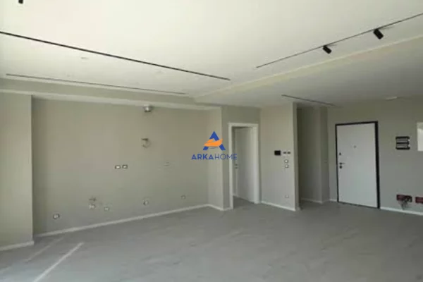 Business Property for Rent 3+1 in Tirana - 2,000 Euro