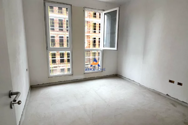 Shtepi ne shitje Apartament ne Tirane, 1+1, Mobilimi Bosh, pa mobiluar, Pagesa 68,000  Euro.