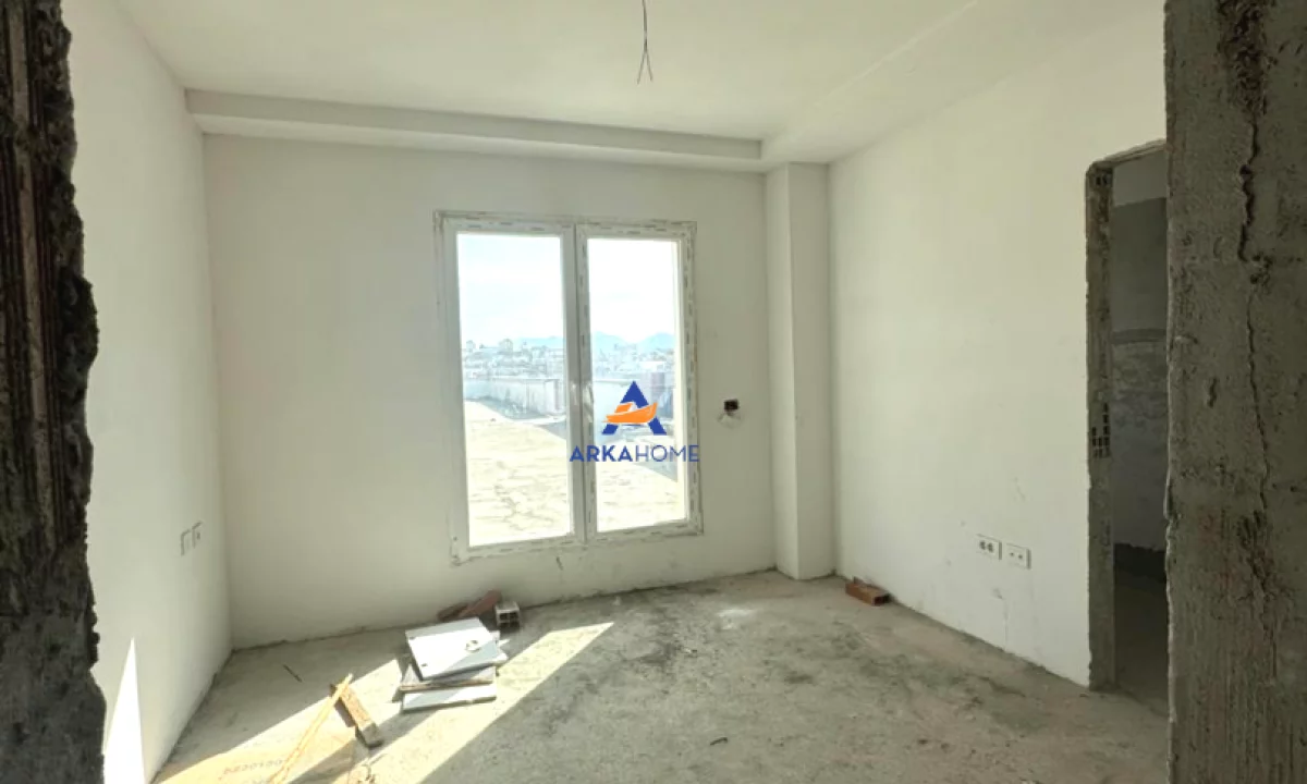 Shtepi ne shitje Apartament ne Tirane, 2+1, Mobilimi Bosh, pa mobiluar, Pagesa 270,000  Euro.