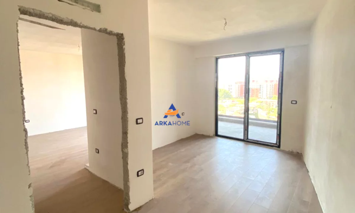 Shtepi ne shitje Apartament ne Tirane, 2+1, Mobilimi Bosh, pa mobiluar, Pagesa 166,000  Euro.