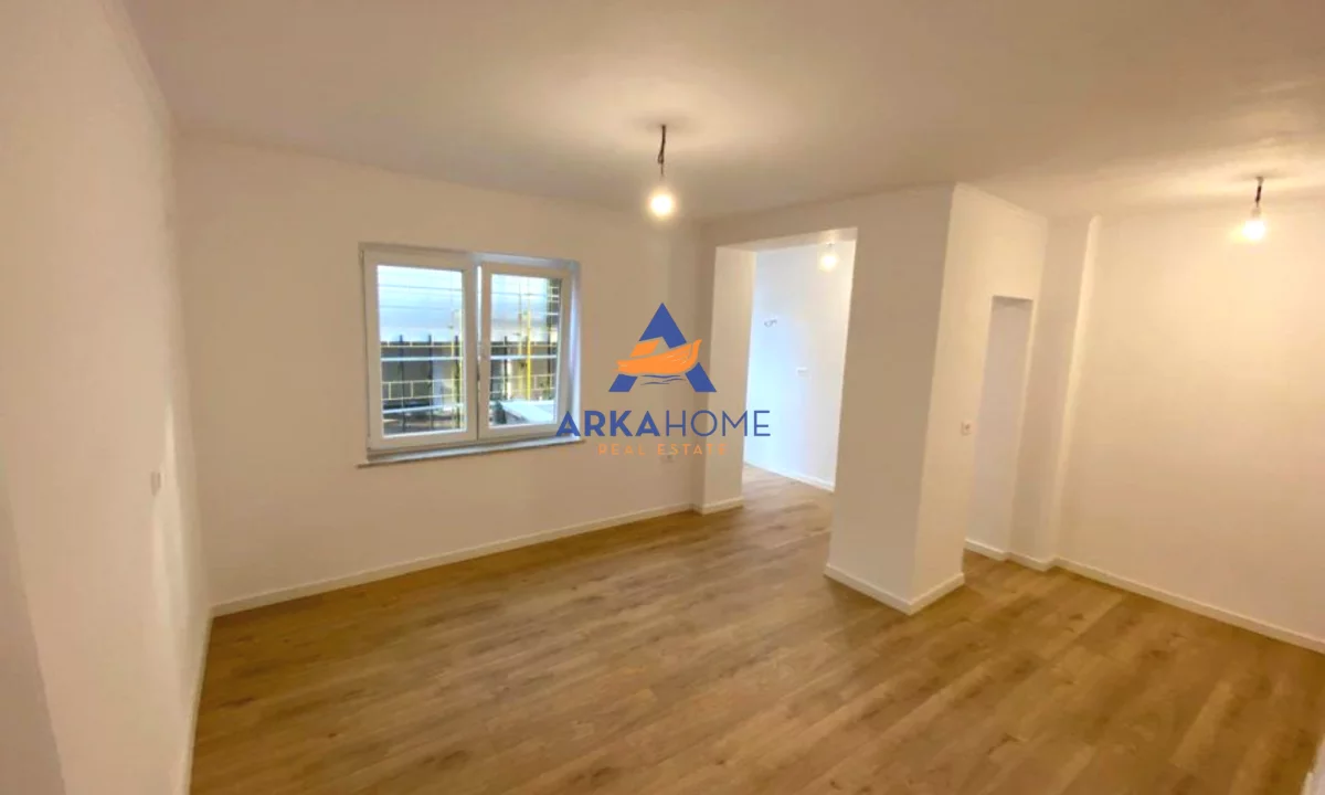 JEPET ME QERA AMBIENT BIZNESI 150M2 "BLLOKU I AMBASADAVE" 5000 EURO