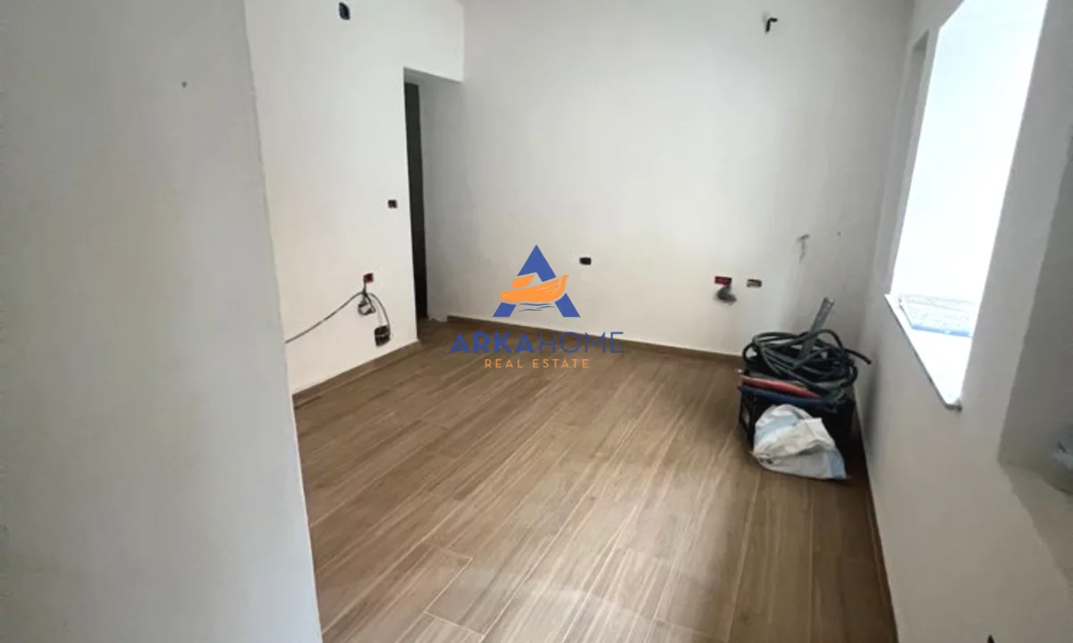 JEPET ME QERA AMBIENT BIZNESI 50M2 "SHESHI WILLSON" 600 EURO