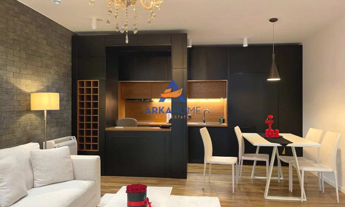 Shtepi ne shitje Apartament ne Tirane, 1+1, Mobilimi E mobiluar, Pagesa 230,000  Euro.