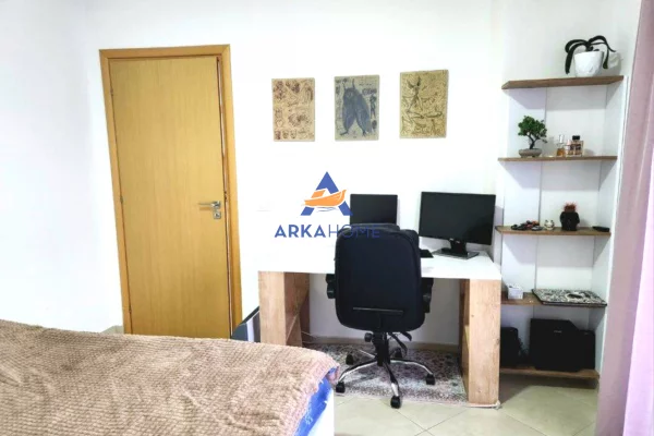 Shtepi ne shitje Apartament ne Vlore, 1+1, Mobilimi E mobiluar, Pagesa 120,000  Euro.