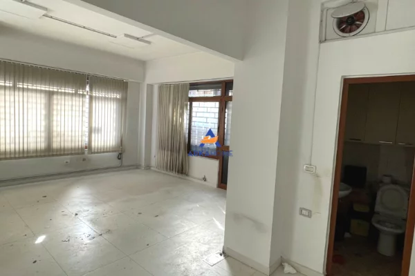 Business Property for Rent 3+1 in Tirana - 700 Euro