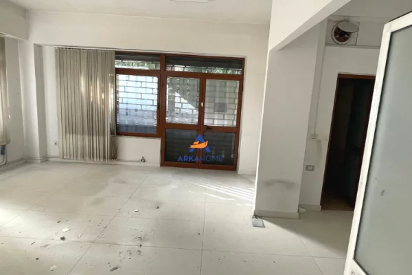 Business Property for Rent 3+1 in Tirana - 700 Euro