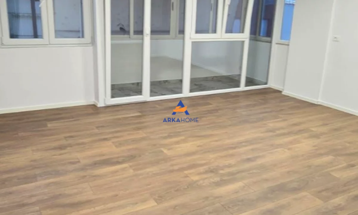 Shtepi ne shitje Apartament ne Tirane, 2+1, Mobilimi Bosh, pa mobiluar, Pagesa 218,000  Euro.