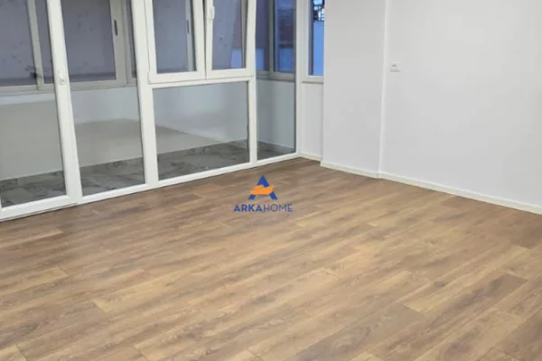 Shtepi ne shitje Apartament ne Tirane, 2+1, Mobilimi Bosh, pa mobiluar, Pagesa 218,000  Euro.