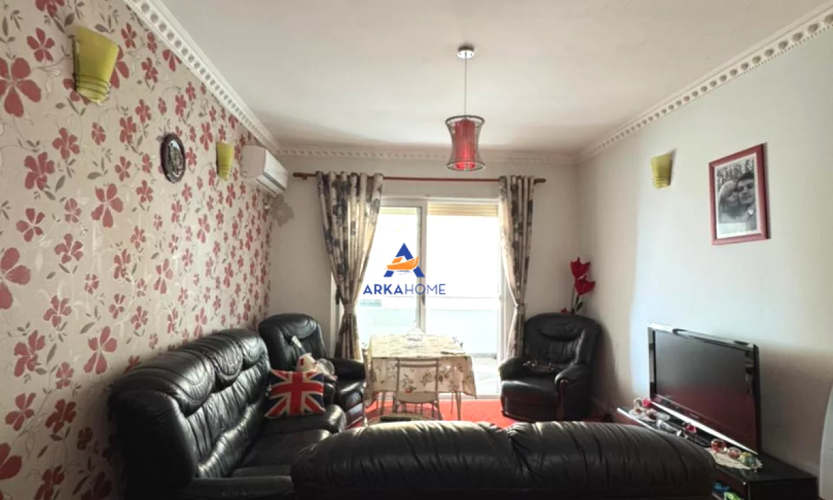 Shtepi ne shitje Apartament ne Tirane, 2+1, Mobilimi E mobiluar, Pagesa 115,000  Euro.