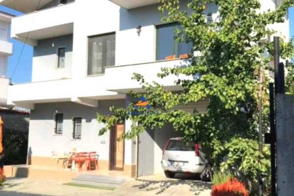 Shtepi ne shitje 6+1 ne Tirane - 300,000 Euro