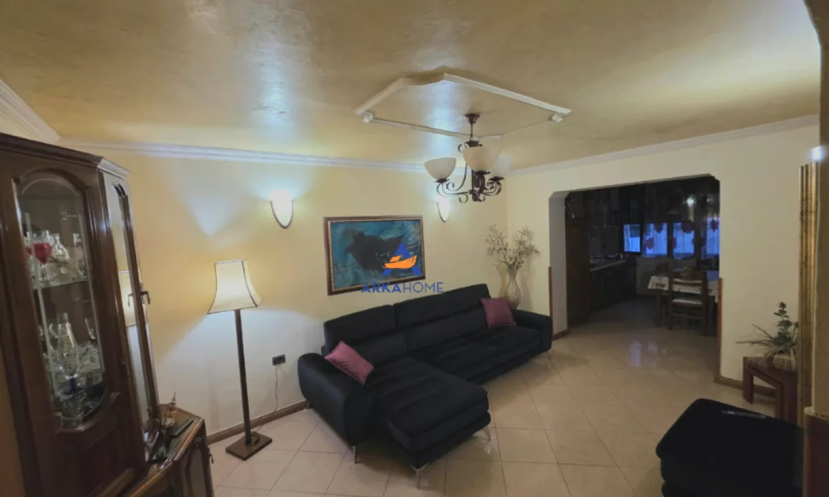 Appartamento in vendita a Tirana 3+1, Arredato