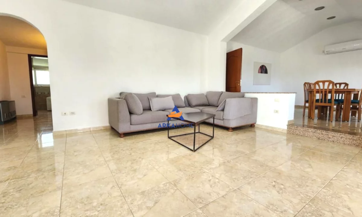 Shtepi me qera Penthose(kati i fundit panoramik) ne Tirane, 3+1, Mobilimi Pjeserisht e mobiluar, Pagesa 1,557  Euro.