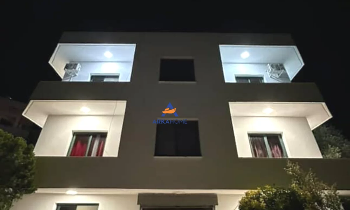 Shtepi ne shitje Shtepi Private ne Durres, 5+1, Mobilimi E mobiluar, Pagesa 550,000  Euro.