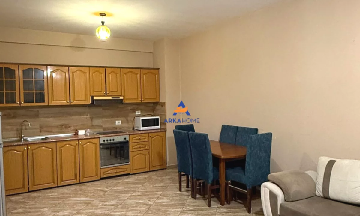 Shtepi me qera Apartament ne Tirane, 2+1, Mobilimi E mobiluar, Pagesa 623  Euro.