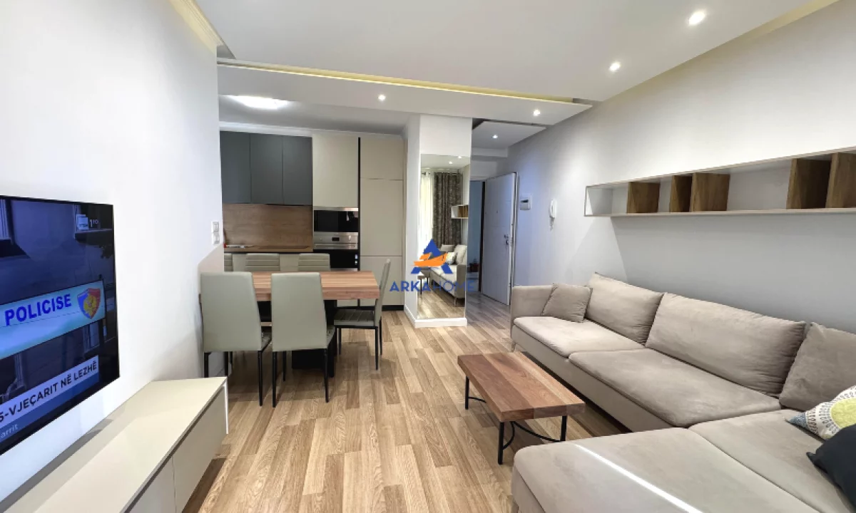 Appartamento in vendita a Tirana 2+1, Arredato