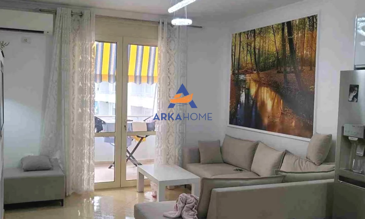 Appartamento in vendita a Valona 2+1, Arredato