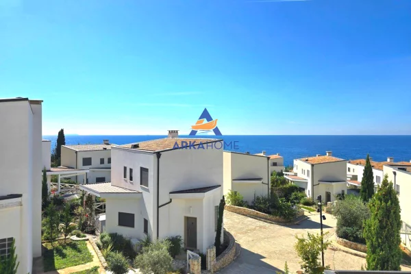 Casa in vendita 2+1 a Valona - 699,000 Euro