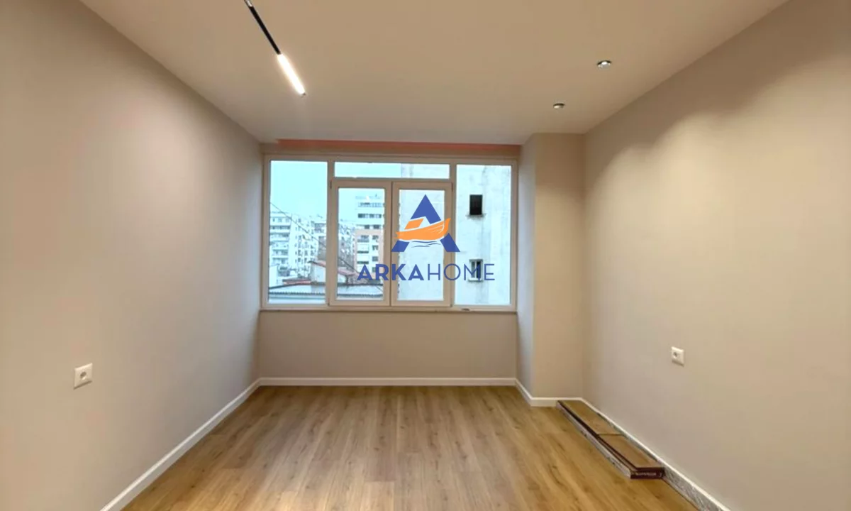 Appartamento in vendita a Tirana 1+1, Vuoto