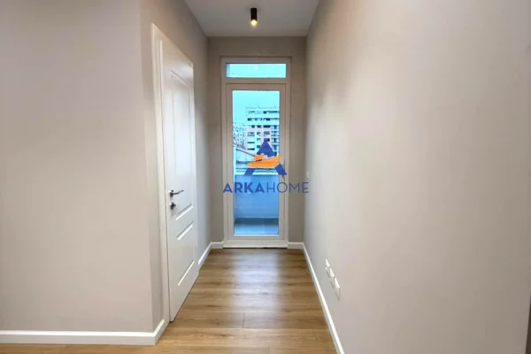 Appartamento in vendita a Tirana 1+1, Vuoto