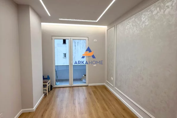 Appartamento in vendita a Tirana 1+1, Vuoto