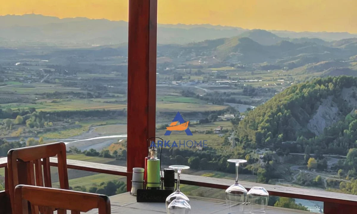 SHITET RESTORANT 1600M2 "NE PETRELE" 1,300,000 EURO