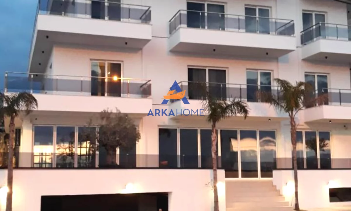 Shtepi ne shitje Apartament ne Sarande, 2+1, Mobilimi Bosh, pa mobiluar, Pagesa 250,000  Euro.