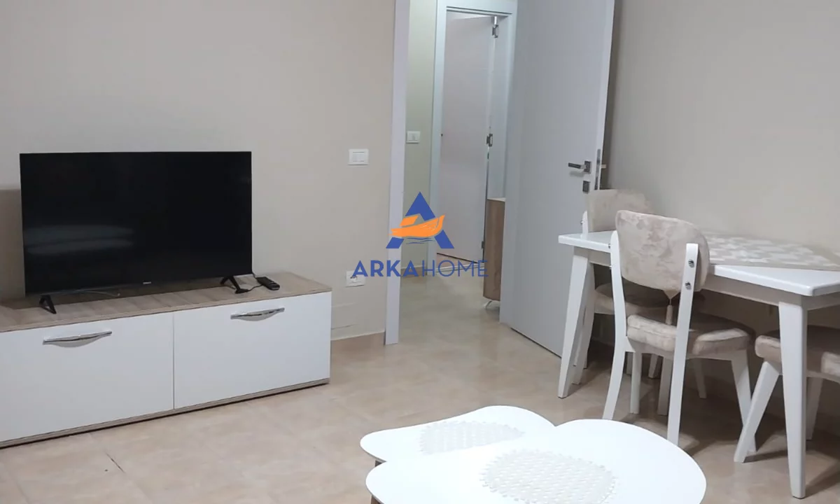 Shtepi me qera Apartament ne Tirane, 1+1, Mobilimi E mobiluar, Pagesa 519  Euro.