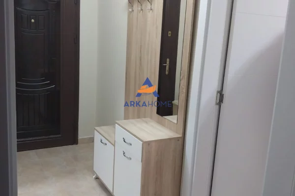 Shtepi me qera Apartament ne Tirane, 1+1, Mobilimi E mobiluar, Pagesa 519  Euro.