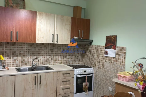 Shtepi me qera Apartament ne Tirane, 1+1, Mobilimi E mobiluar, Pagesa 400  Euro.