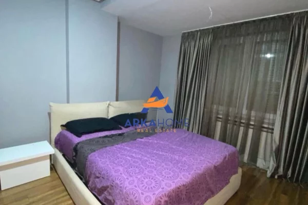 Shtepi me qera Apartament ne Tirane, 3+1, Mobilimi E mobiluar, Pagesa 2,500  Euro.