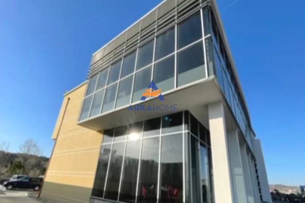 Business Property in Sale 3+1 in Tirana - 2,500,000 Euro