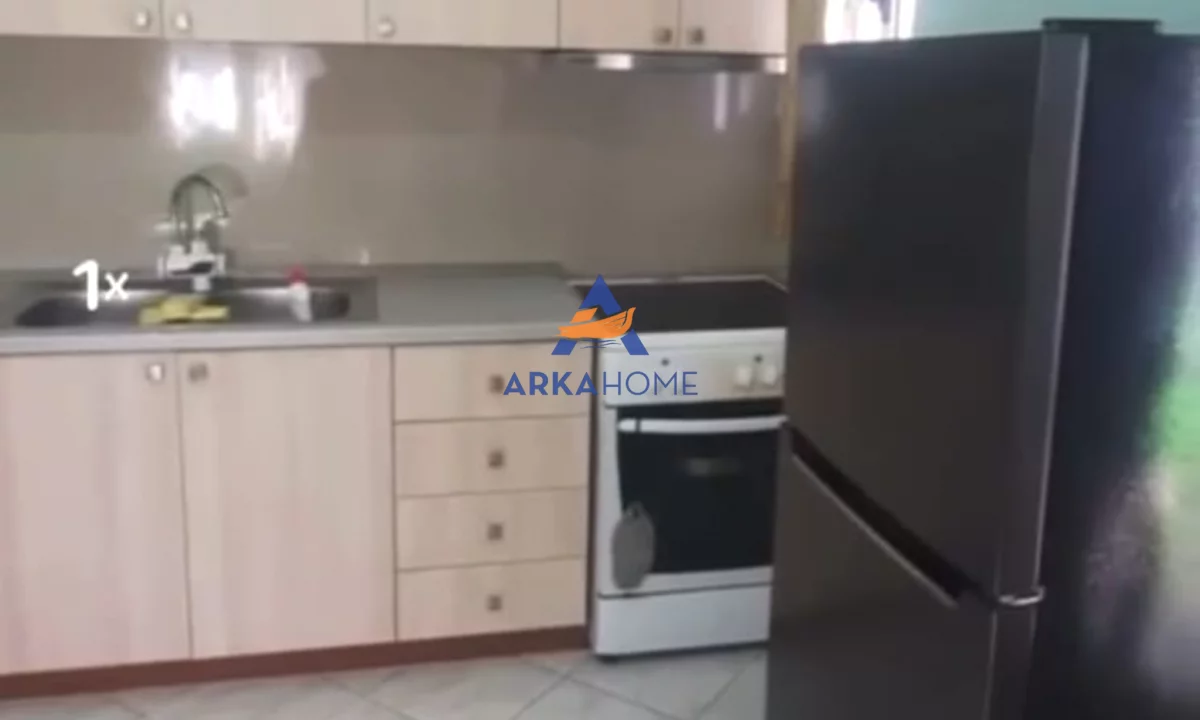 Shtepi ne shitje Apartament ne Vlore, Garsoniere, Mobilimi E mobiluar, Pagesa 65,000  Euro.