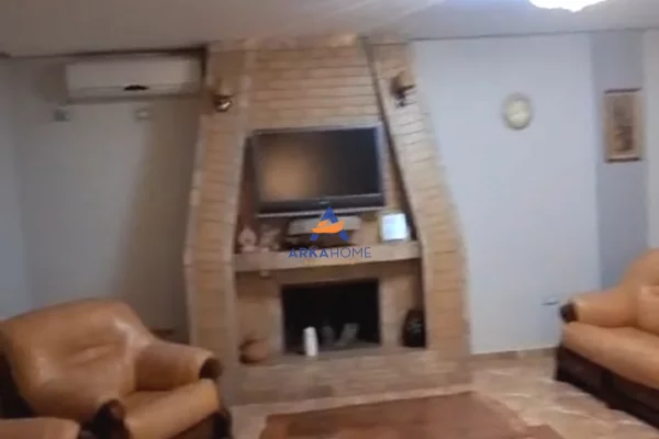 Shtepi ne shitje Vila Luksoze ne Tirane, 5+1, Mobilimi E mobiluar, Pagesa 550,000  Euro.