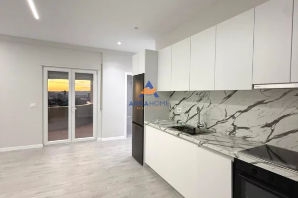 Shtepi me qera Apartament ne Tirane, 1+1, Mobilimi Bosh, pa mobiluar, Pagesa 6,000  Euro.