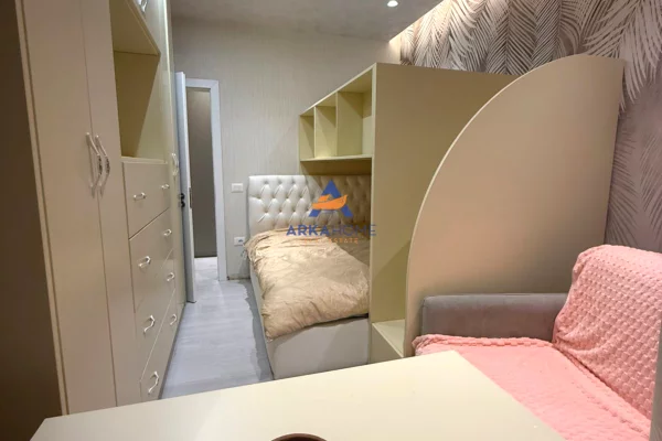 Appartamento in vendita a Tirana 2+1, Arredato