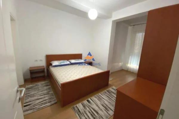 Shtepi me qera Apartament ne Tirane, 3+1, Mobilimi E mobiluar, Pagesa 675  Euro.