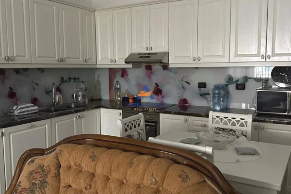 Appartamento in vendita a Tirana 1+1, Arredato