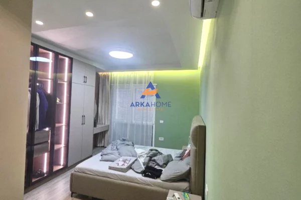 Shtepi me qera Apartament ne Tirane, 2+1, Mobilimi E mobiluar, Pagesa 700  Euro.