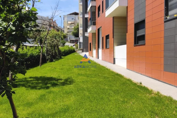 Appartamento in vendita a Tirana 2+1, Arredato